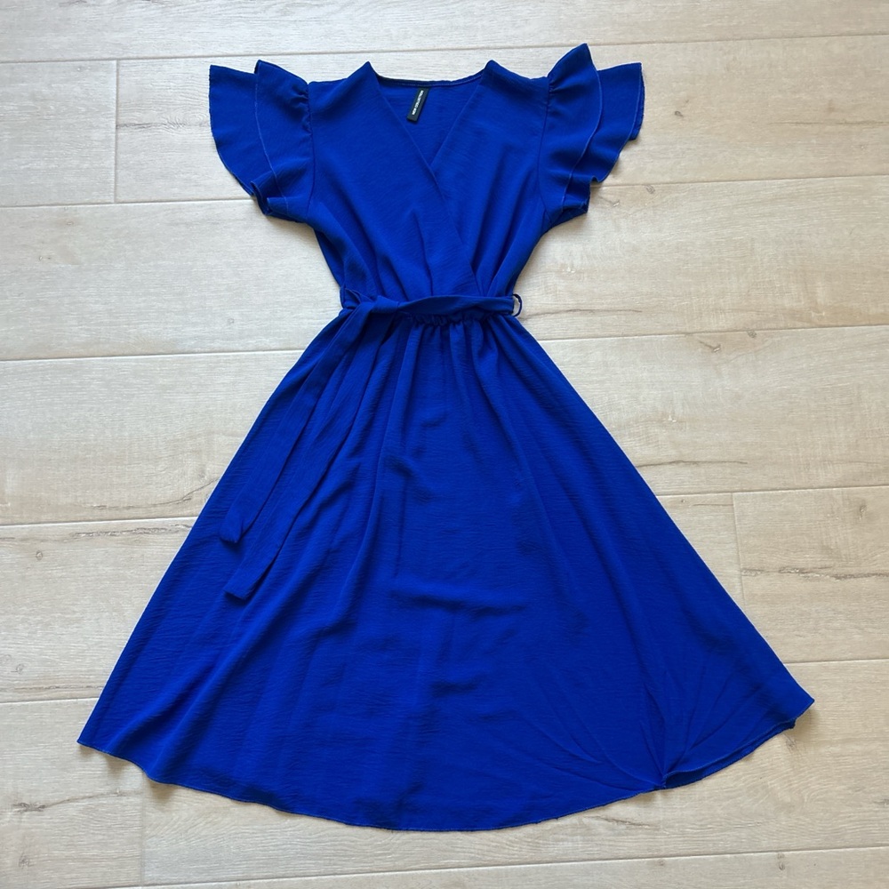 Chic Royal Blue Midi Dress with Flutter Sleeves